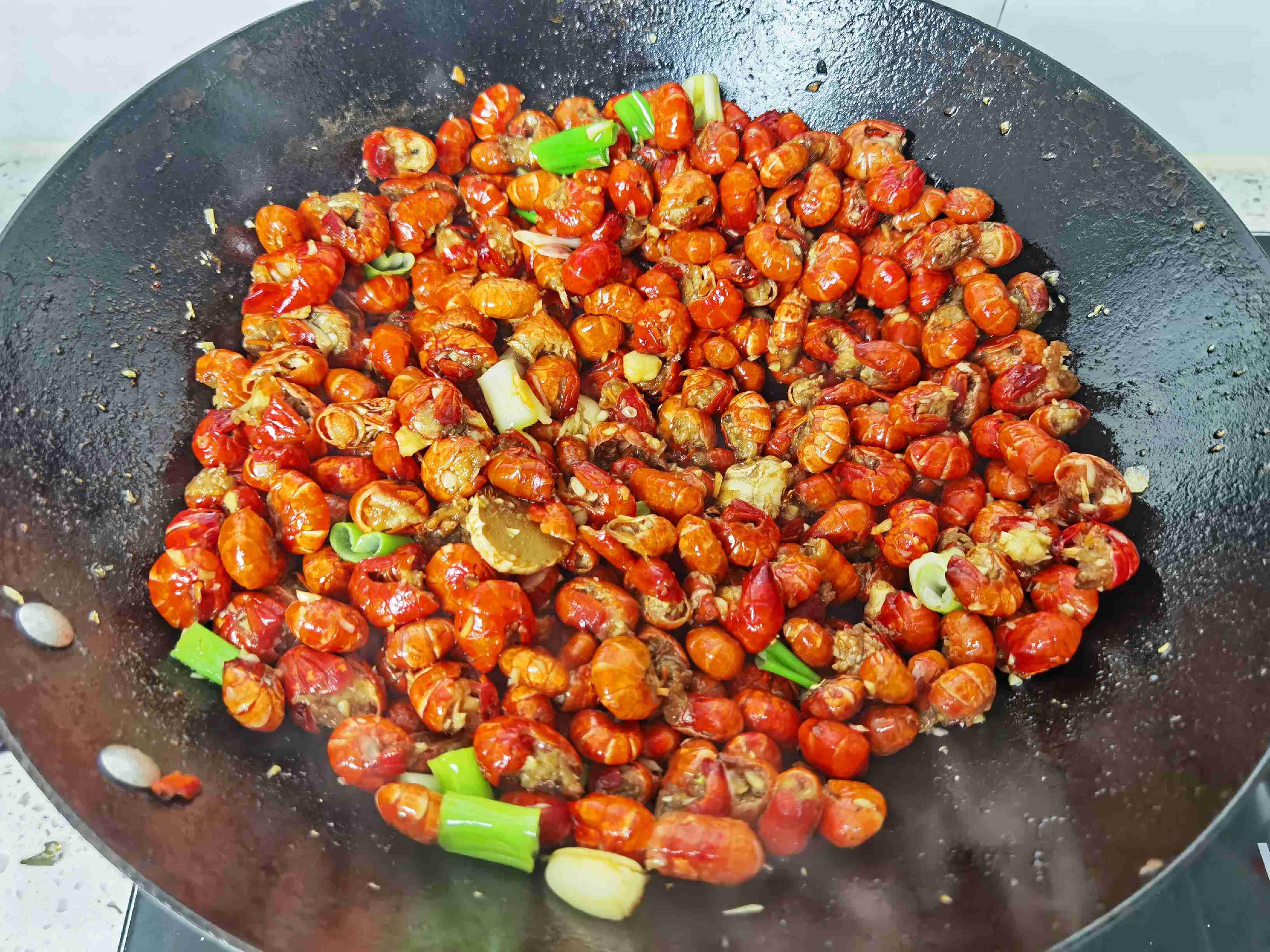 紅火年夜飯－飯店四五十1盤不夠吃，在家20吃到飽的做法-蒜香味炒菜譜