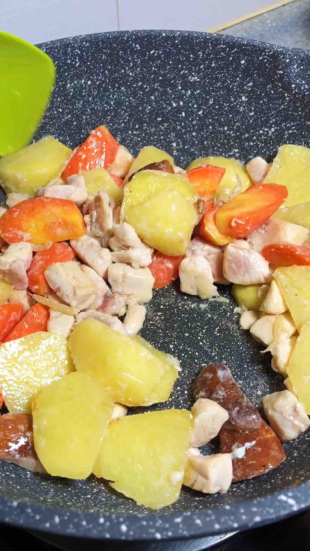 咖喱雞肉飯的做法-咖喱味煮菜譜