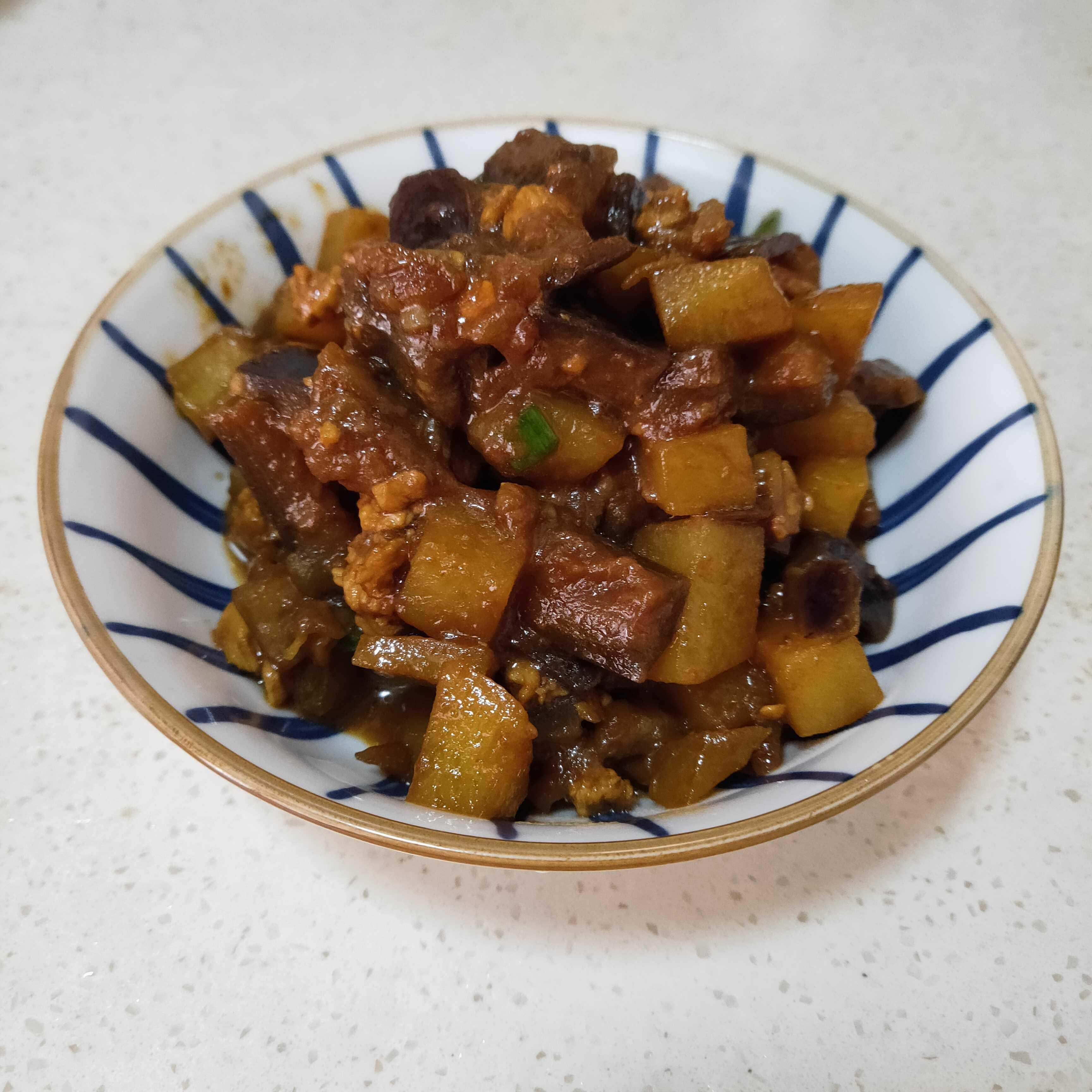 茄子燉土豆的做法-咸鮮味炒菜譜