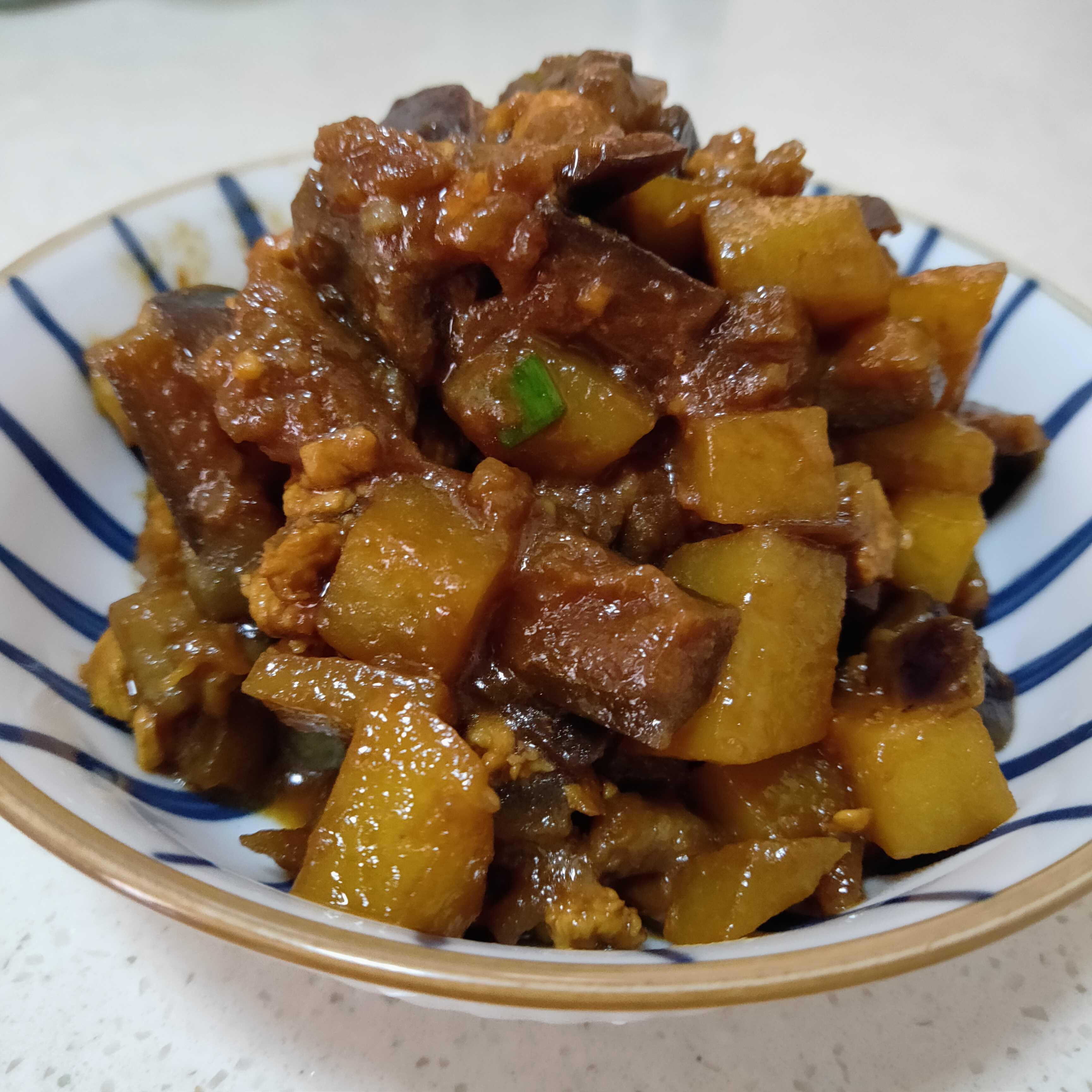 茄子燉土豆的做法-咸鮮味炒菜譜