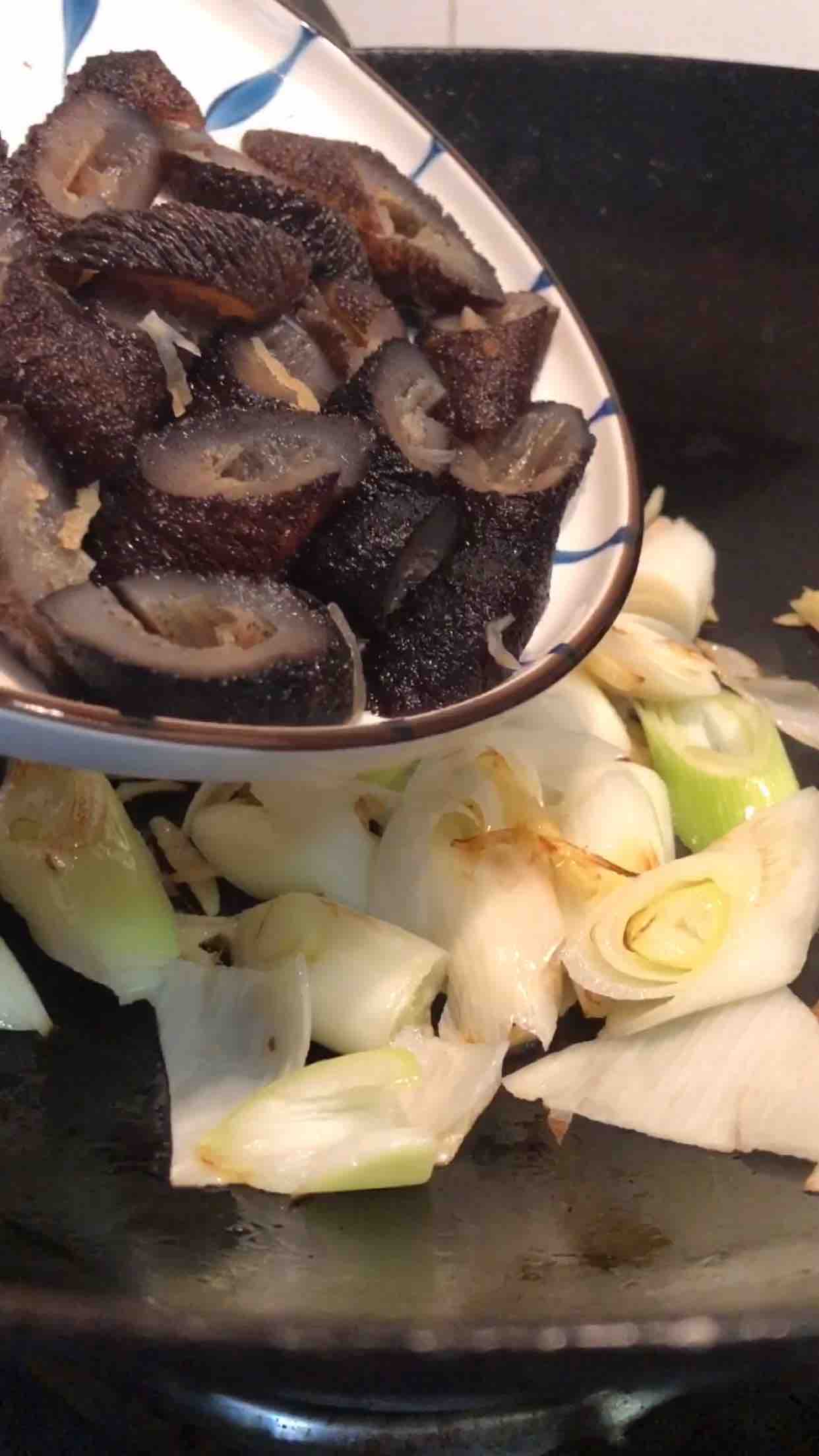 蔥燒海參的做法-家常味燒菜譜