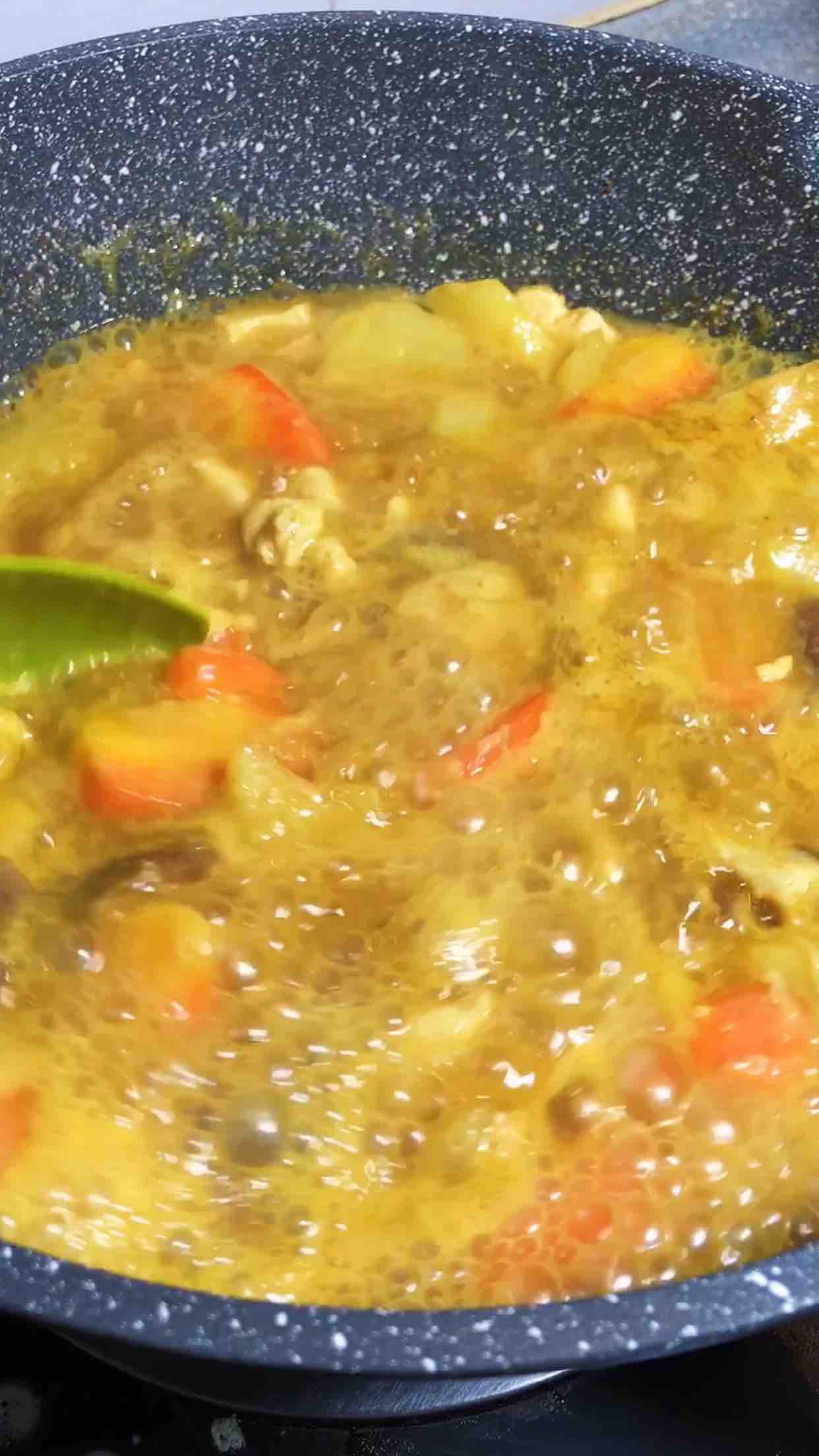 咖喱雞肉飯的做法-咖喱味煮菜譜