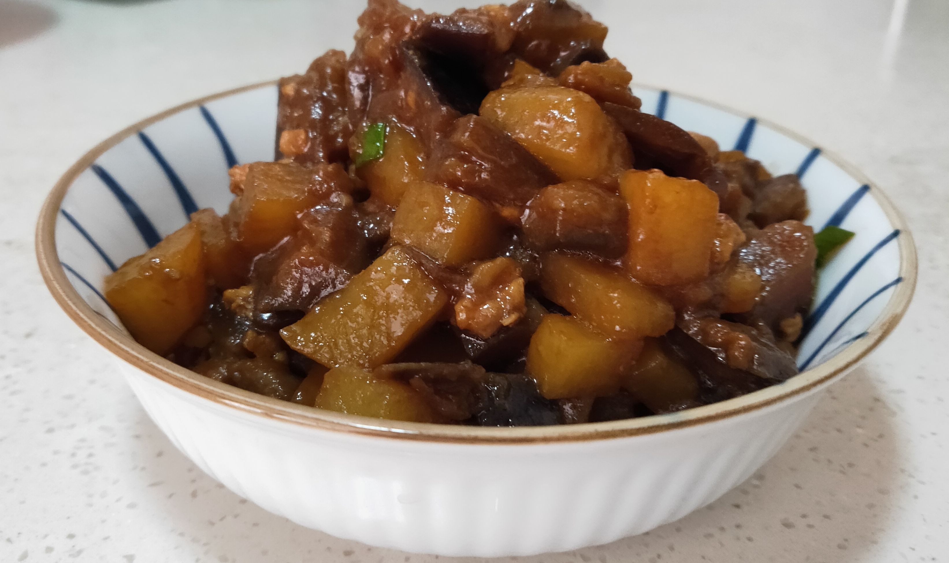 茄子燉土豆的做法-咸鮮味炒菜譜