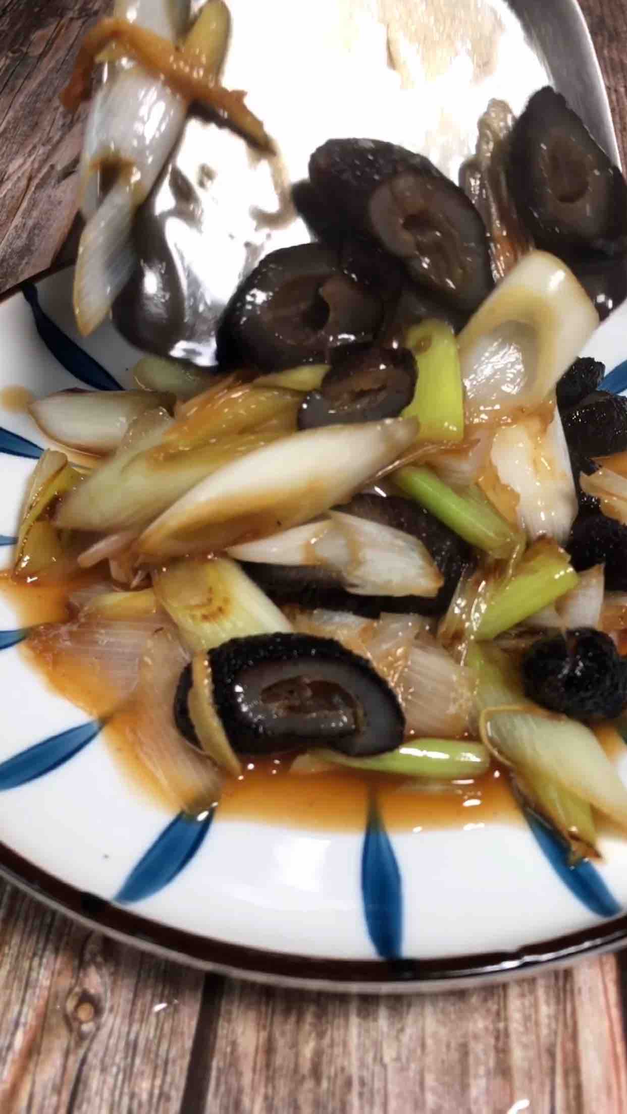 蔥燒海參的做法-家常味燒菜譜