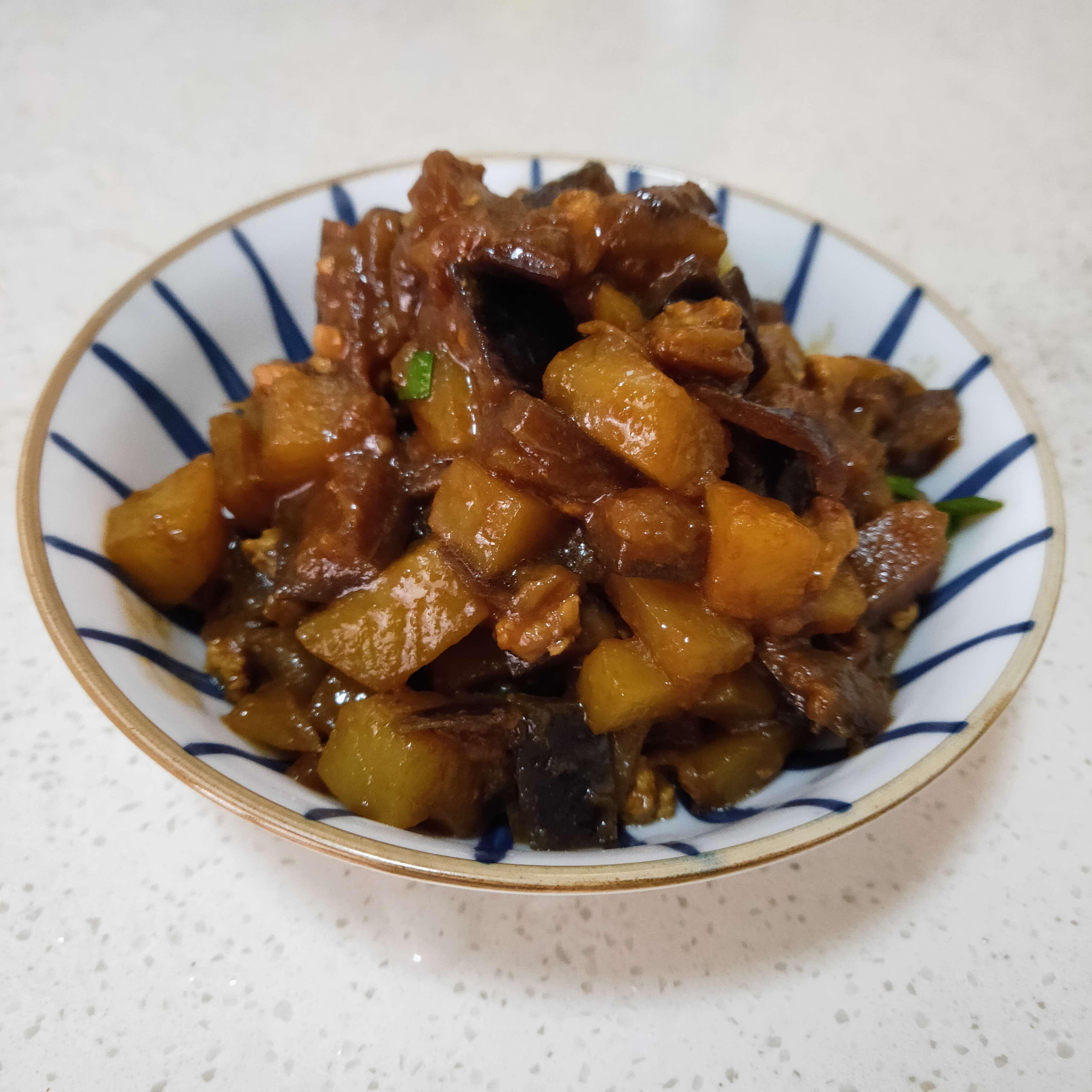 茄子燉土豆的做法-咸鮮味炒菜譜