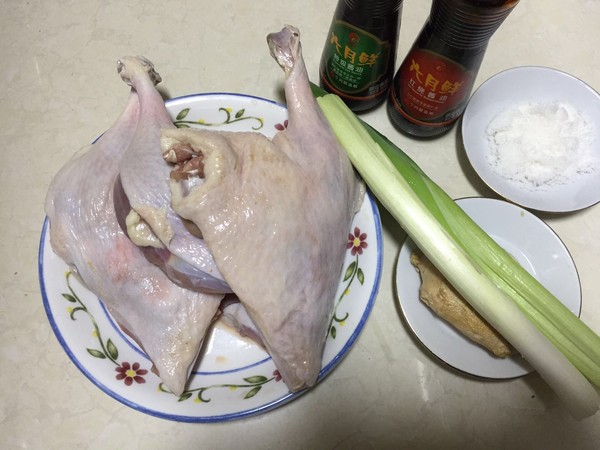 檸檬蜜汁烤鴨腿的做法-咸鮮味烤菜譜-易網<a href=http://www.xllyou.com/ target=_blank class=infotextkey>健康養生</a>網 檸檬蜜汁烤鴨腿的做法-咸鮮味烤菜譜