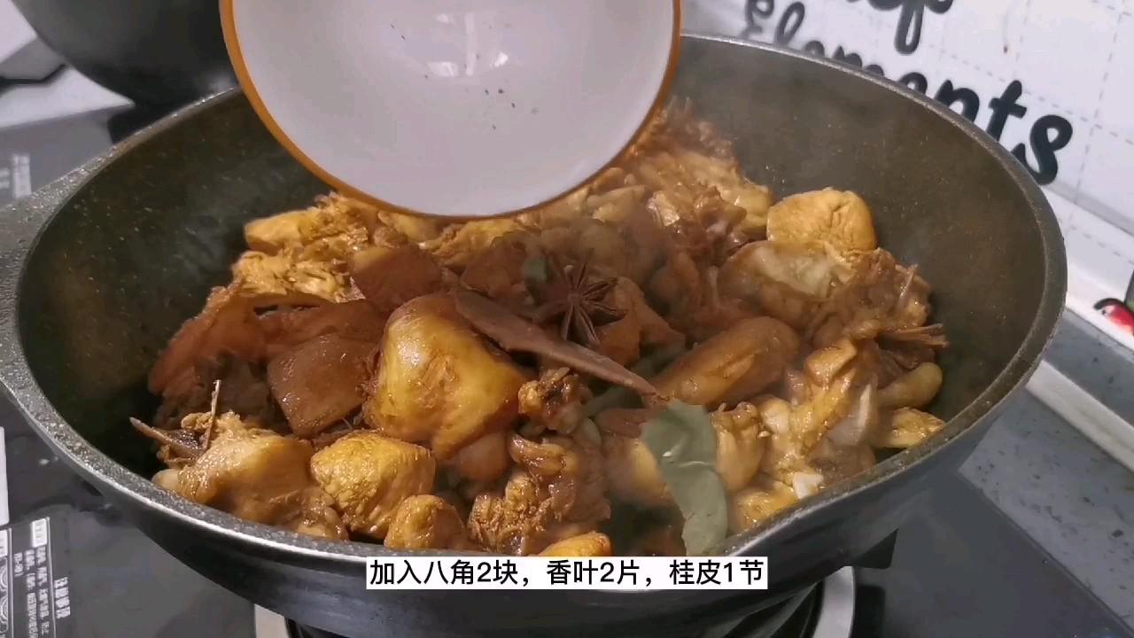 過年硬菜之一：芋頭大盤雞，保證一上桌就被搶光的做法-咸鮮味炒菜譜