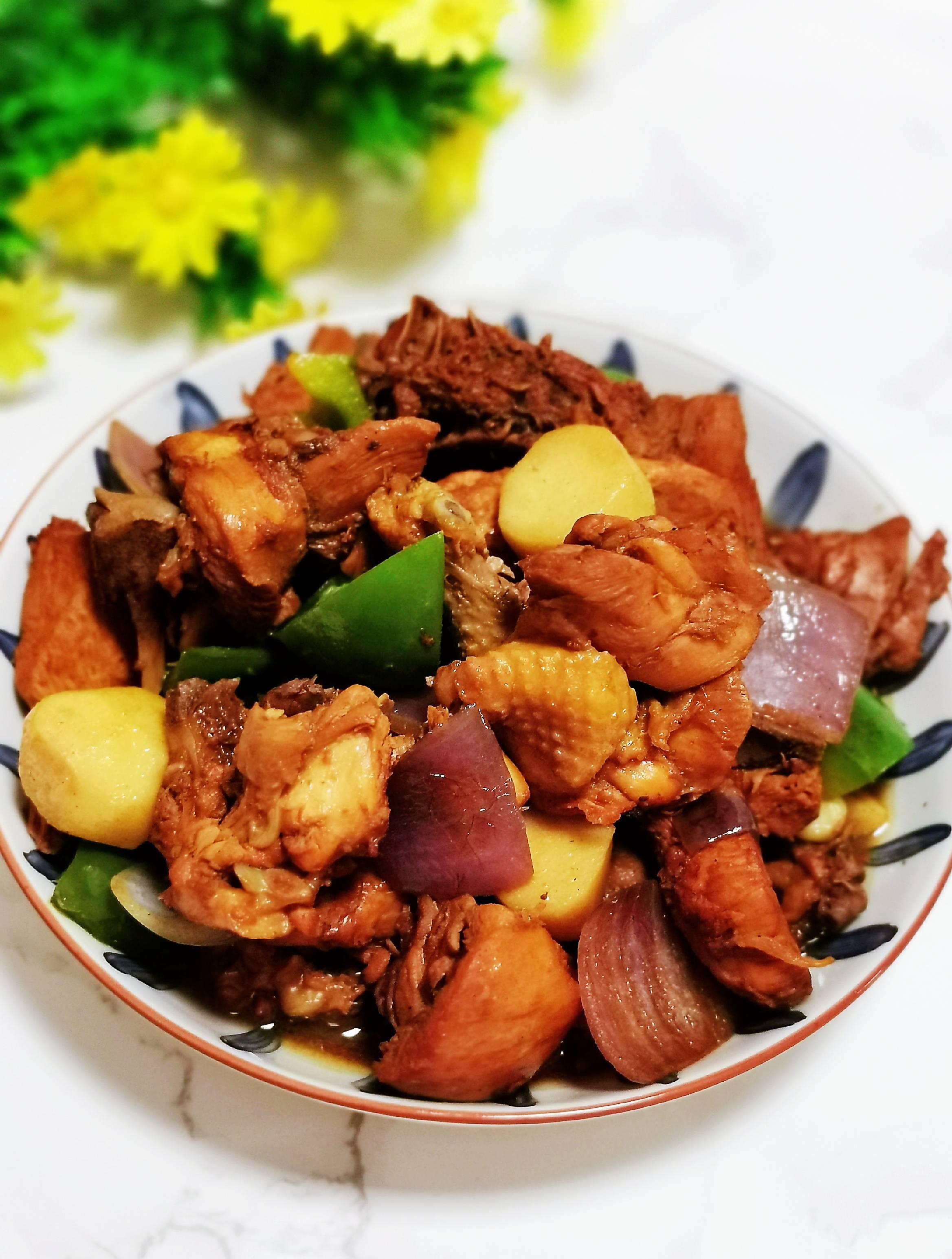 過年硬菜之一：芋頭大盤雞，保證一上桌就被搶光的做法-咸鮮味炒菜譜