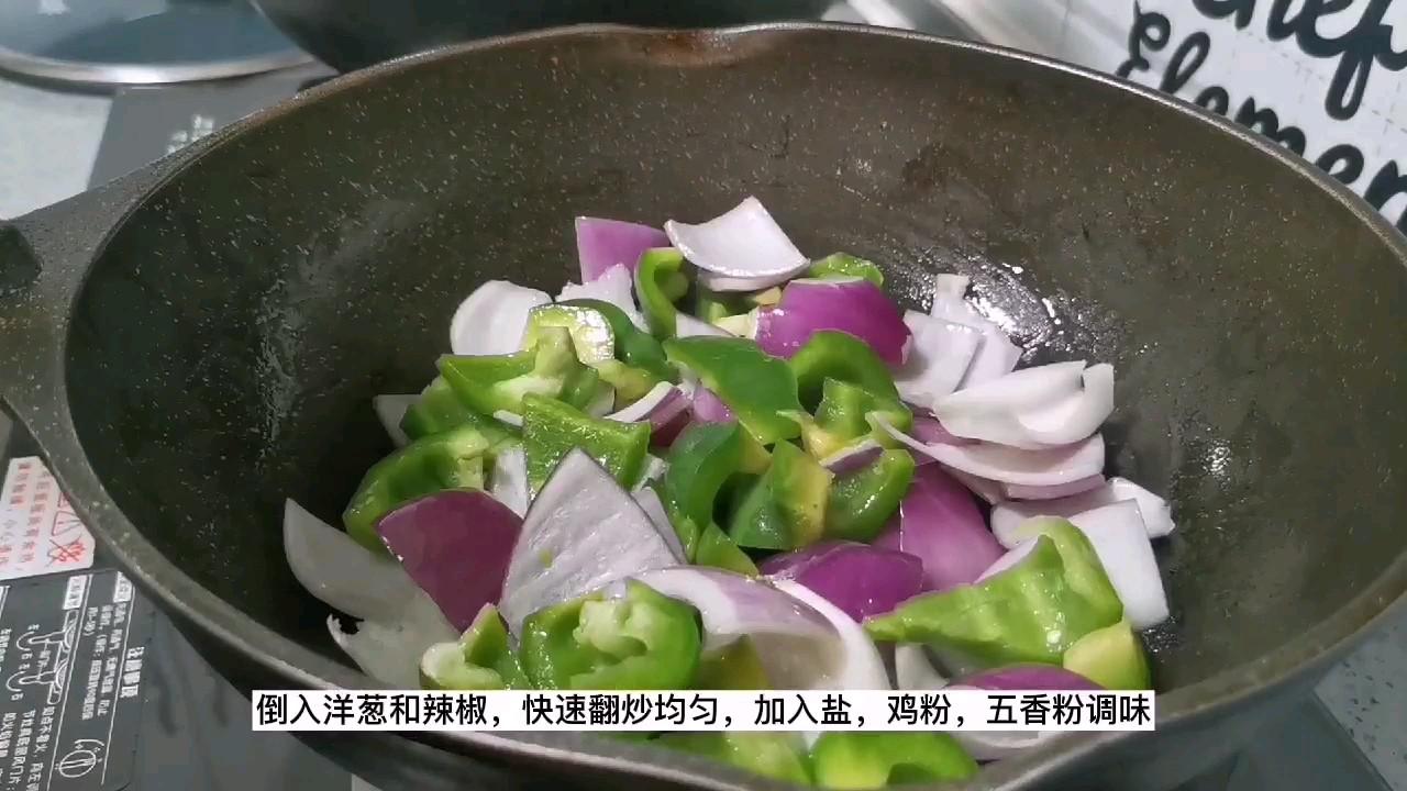 過年硬菜之一：芋頭大盤雞，保證一上桌就被搶光的做法-咸鮮味炒菜譜