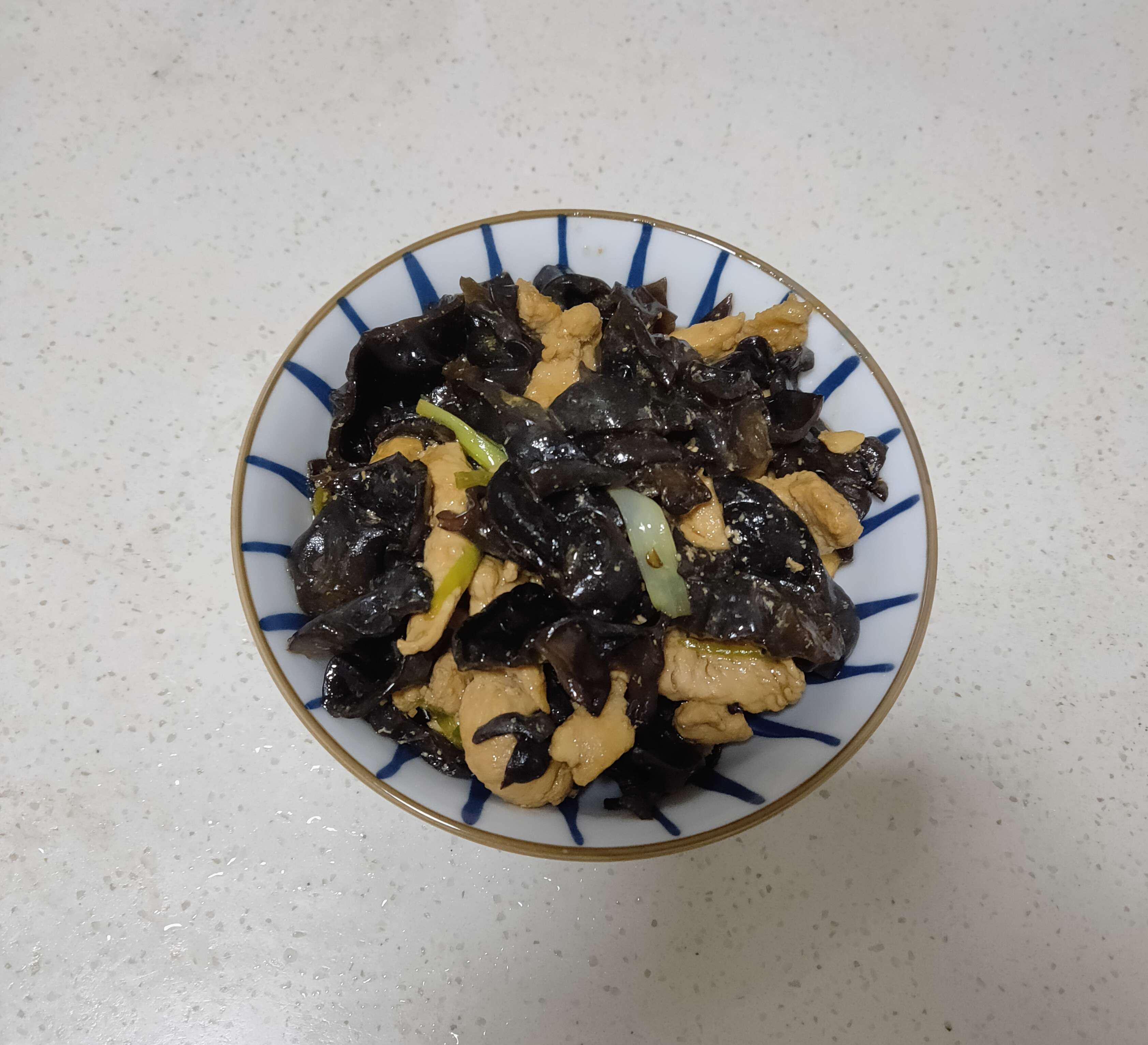 木耳炒肉絲的做法-家常味炒菜譜