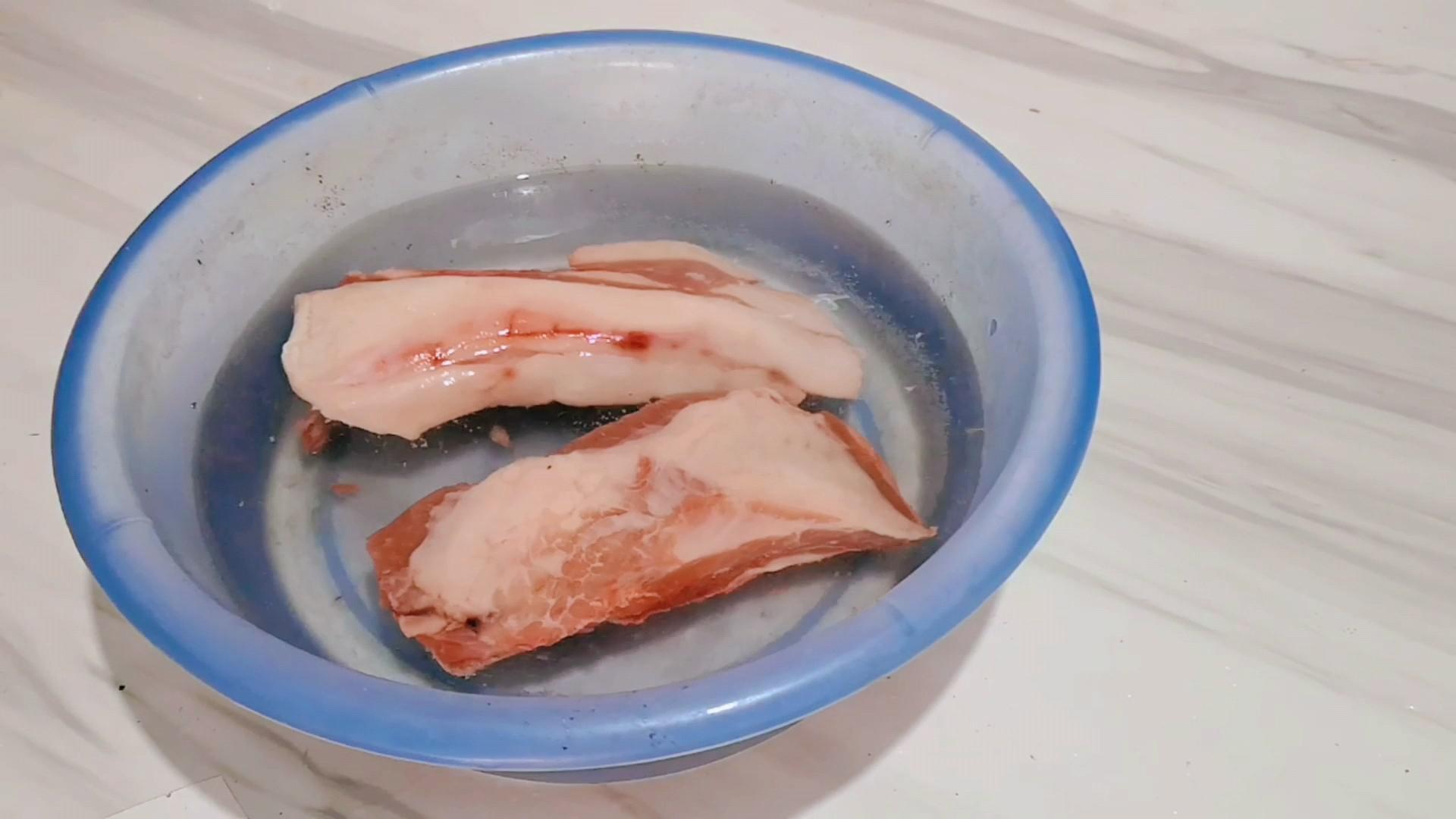 羊排這樣做,又香又嫩,超好吃的做法-咸鮮味燒菜譜-易網<a href=http://www.xllyou.com/ target=_blank class=infotextkey>健康養生</a>網 羊排這樣做,又香又嫩,超好吃的做法-咸鮮味燒菜譜