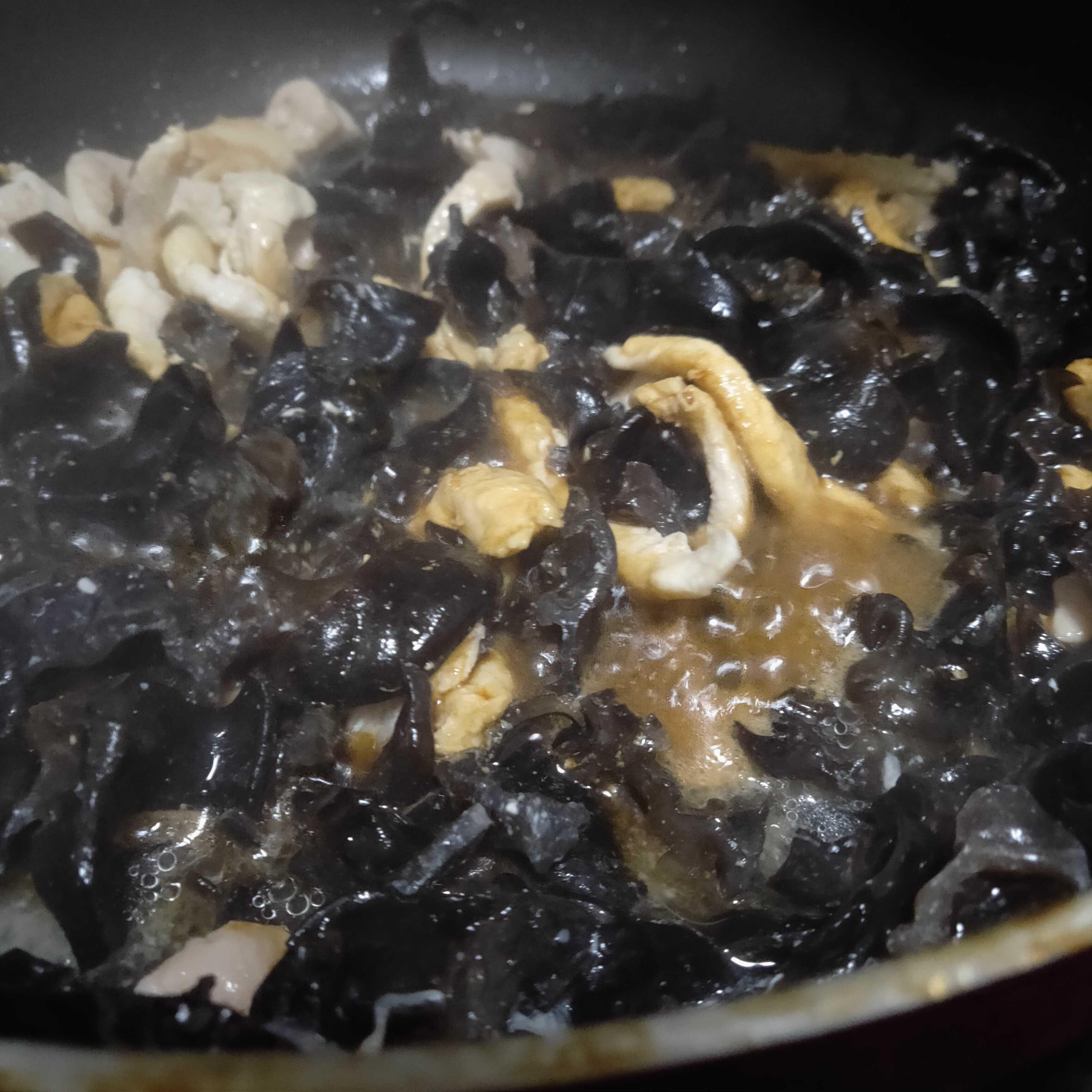 木耳炒肉絲的做法-家常味炒菜譜