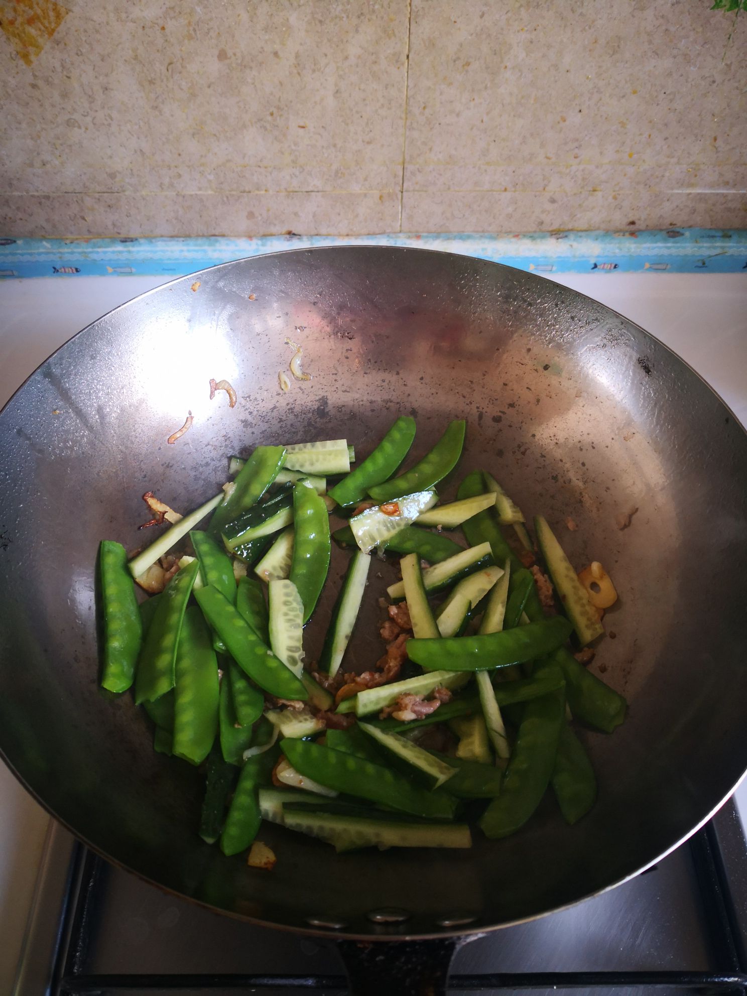 黃瓜片炒荷蘭豆的做法-家常味炒菜譜-易網(wǎng)健康養(yǎng)生網(wǎng) 黃瓜片炒荷蘭豆的做法-家常味炒菜譜