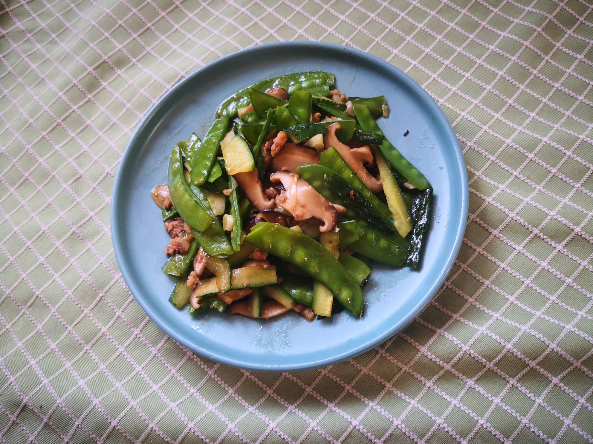 黃瓜片炒荷蘭豆的做法-家常味炒菜譜-易網(wǎng)健康養(yǎng)生網(wǎng) 黃瓜片炒荷蘭豆的做法-家常味炒菜譜