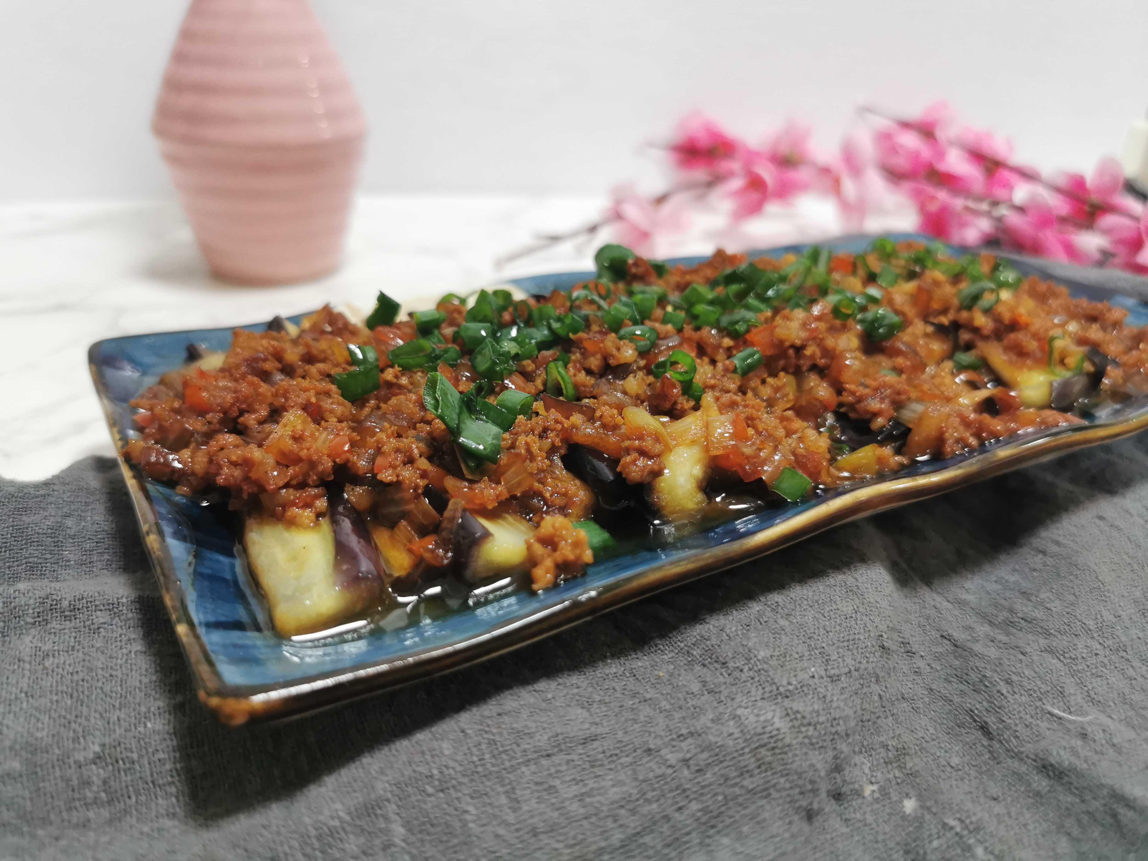 茄子不要油炸了，蒸著吃才更健康：肉沫蒸茄子的做法-咸鮮味蒸菜譜