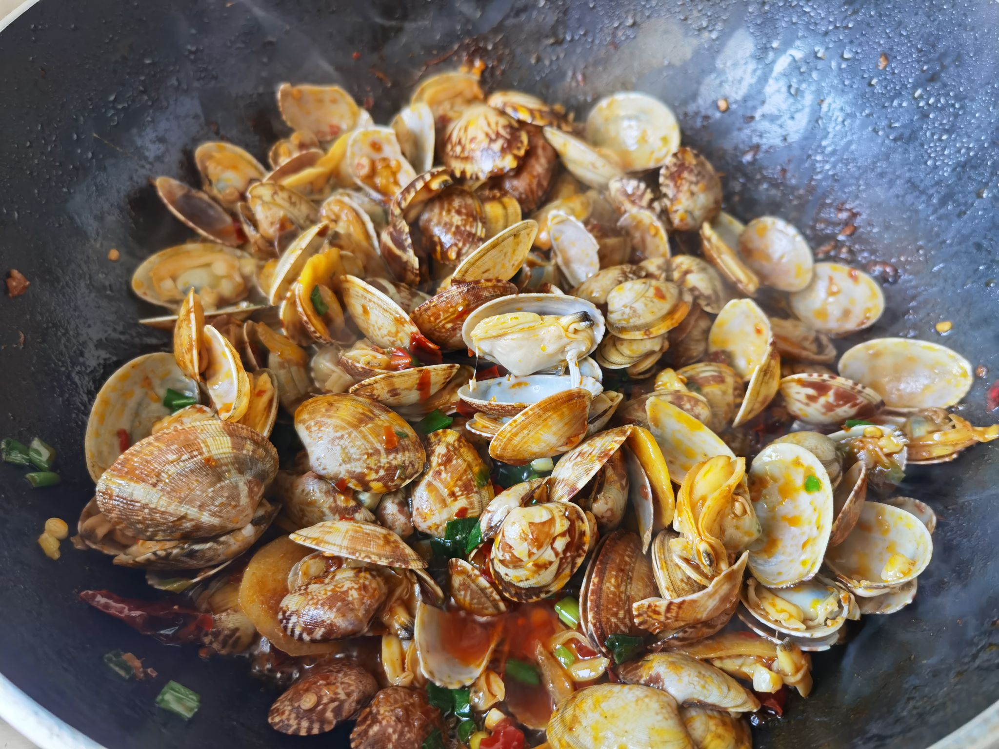 鮮香麻辣的香辣蛤蜊,趕緊來一份的做法-香辣味炒菜譜-易網健康養生網 鮮香麻辣的香辣蛤蜊,趕緊來一份的做法-香辣味炒菜譜