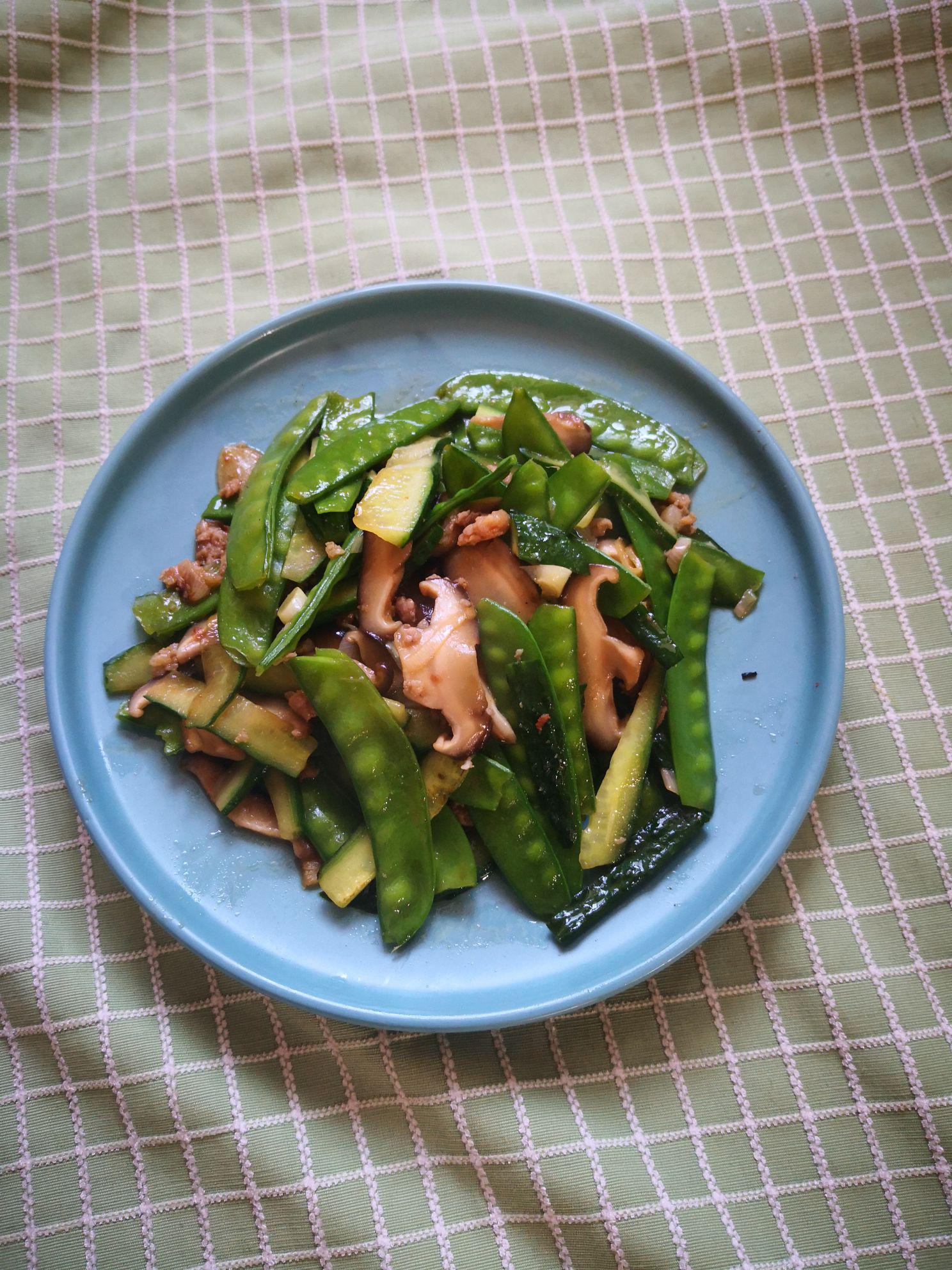 黃瓜片炒荷蘭豆的做法-家常味炒菜譜-易網(wǎng)健康養(yǎng)生網(wǎng) 黃瓜片炒荷蘭豆的做法-家常味炒菜譜