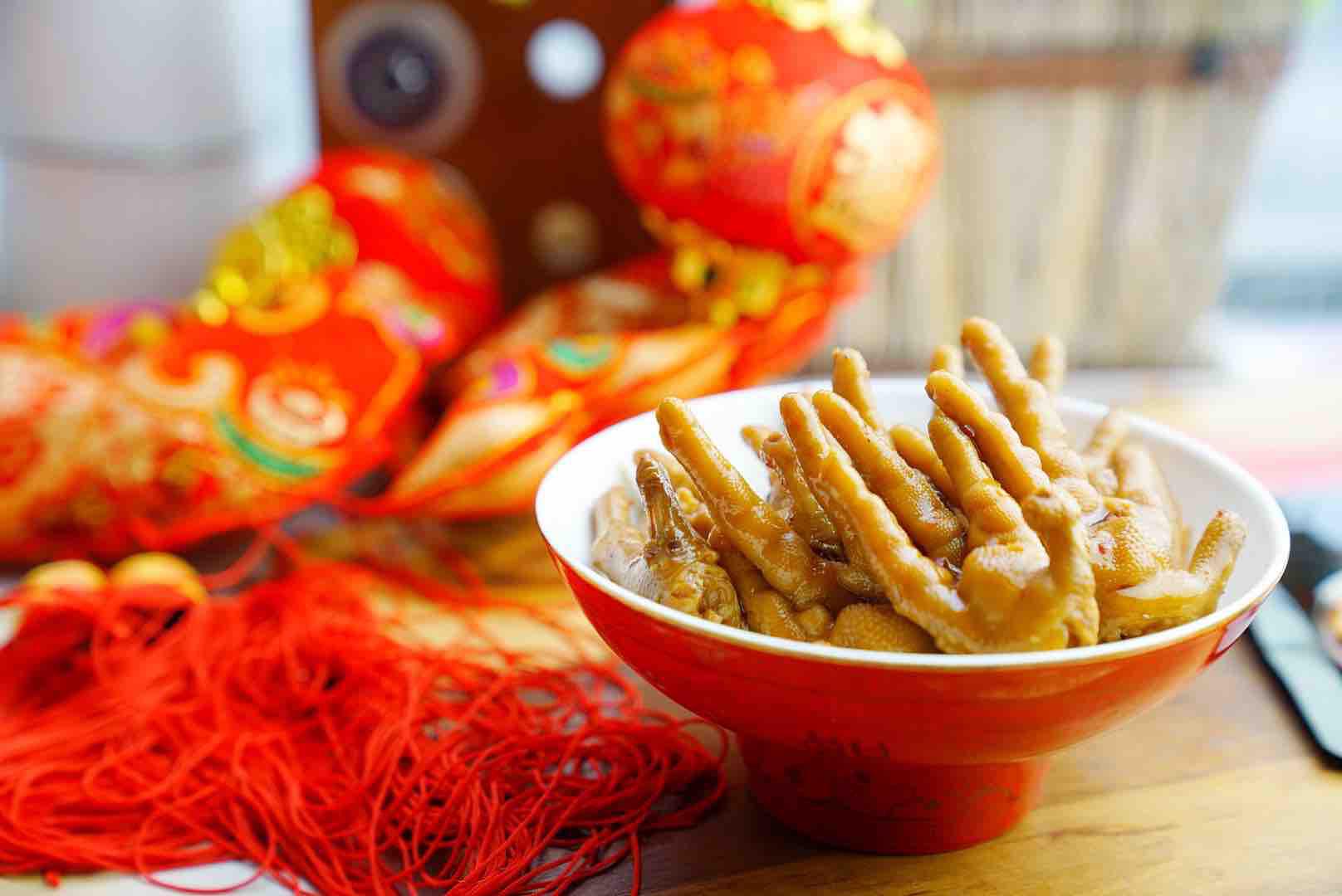 麻辣鹵雞爪,年菜里不可缺少的一道菜的做法-麻辣味鹵菜譜-易網(wǎng)健康養(yǎng)生網(wǎng) 麻辣鹵雞爪,年菜里不可缺少的一道菜的做法-麻辣味鹵菜譜