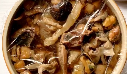 食材“八仙過海各顯神通”一壇鮮的不得了的做法-咸鮮味燉菜譜