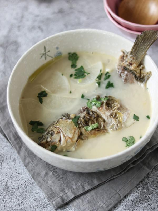 白蘿卜鯽魚湯的做法-咸鮮味燉菜譜-易網(wǎng)健康養(yǎng)生網(wǎng) 白蘿卜鯽魚湯的做法-咸鮮味燉菜譜