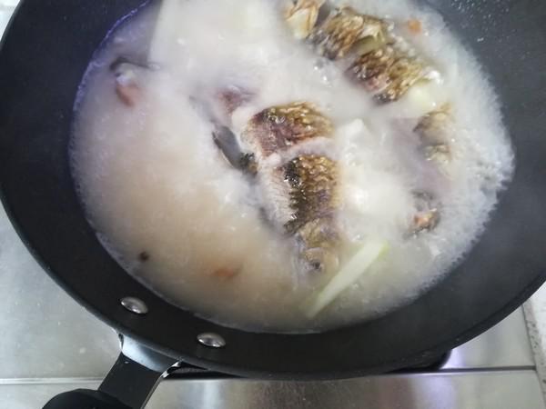 白蘿卜鯽魚湯的做法-咸鮮味燉菜譜-易網(wǎng)健康養(yǎng)生網(wǎng) 白蘿卜鯽魚湯的做法-咸鮮味燉菜譜