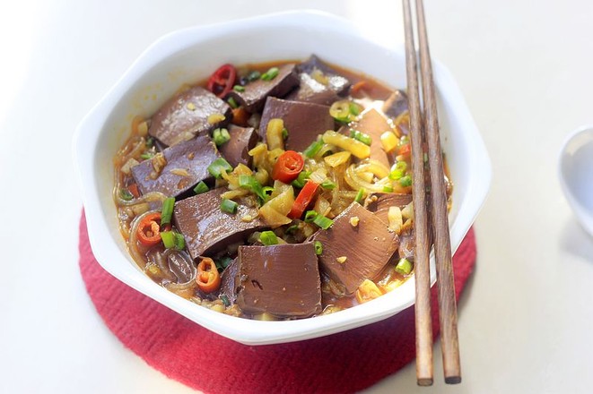 酸菜燒鴨血的做法-酸辣味炒菜譜-易網(wǎng)健康養(yǎng)生網(wǎng) 酸菜燒鴨血的做法-酸辣味炒菜譜