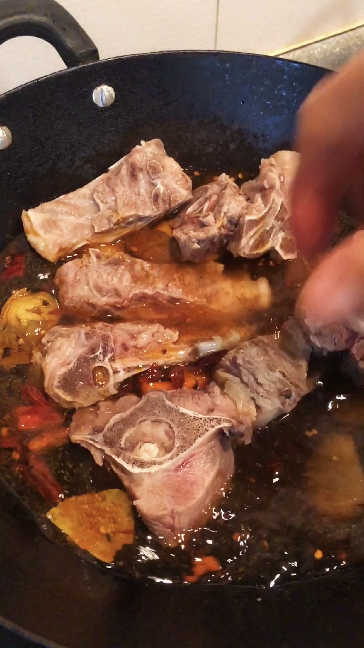 香辣羊蝎子的做法-香辣味燉菜譜-易網健康養生網 香辣羊蝎子的做法-香辣味燉菜譜