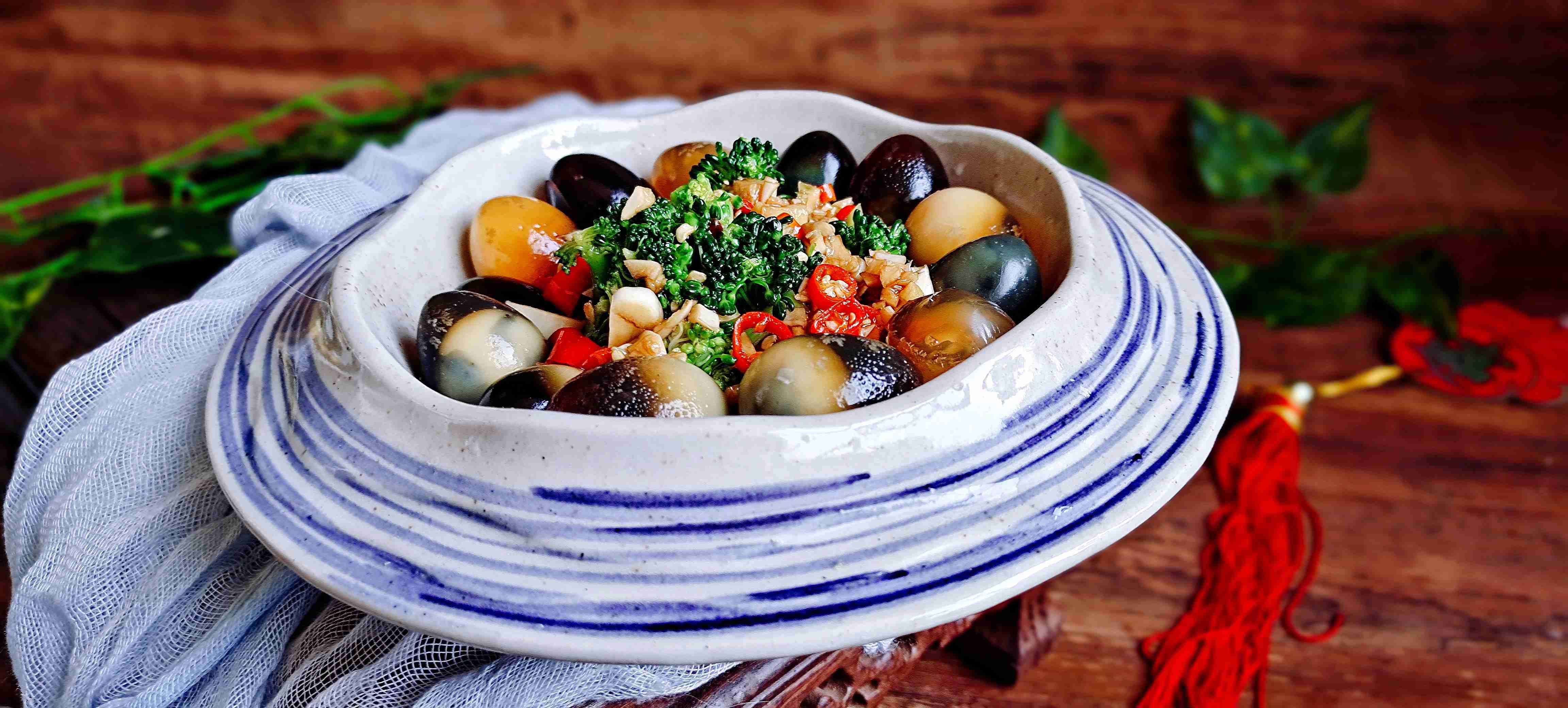 年夜餐桌一道爽口小拌菜…澆汁變蛋西藍花的做法-咸鮮味拌菜譜-易網健康養生網 年夜餐桌一道爽口小拌菜…澆汁變蛋西藍花的做法-咸鮮味拌菜譜