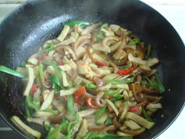 蘿卜干炒肉皮的做法-家常味炒菜譜-易網健康養生網 蘿卜干炒肉皮的做法-家常味炒菜譜