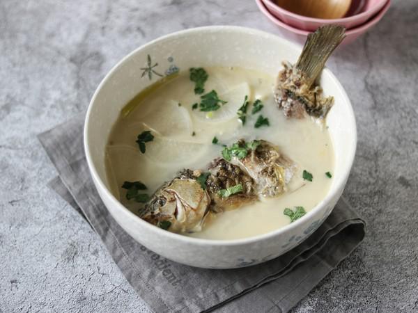 白蘿卜鯽魚湯的做法-咸鮮味燉菜譜-易網(wǎng)健康養(yǎng)生網(wǎng) 白蘿卜鯽魚湯的做法-咸鮮味燉菜譜