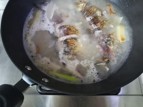 白蘿卜鯽魚湯的做法-咸鮮味燉菜譜-易網(wǎng)健康養(yǎng)生網(wǎng) 白蘿卜鯽魚湯的做法-咸鮮味燉菜譜