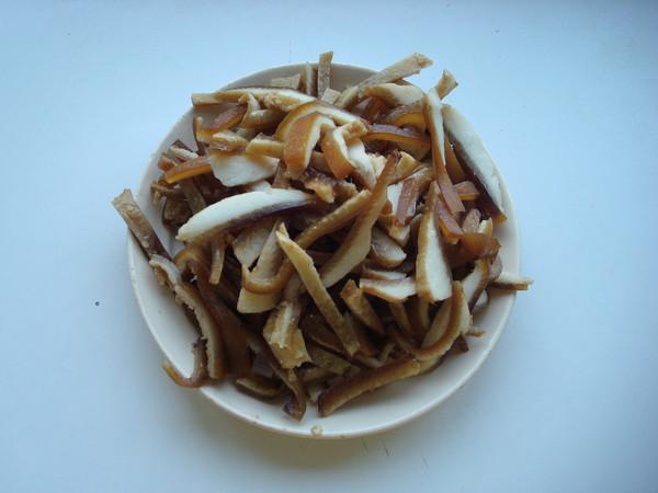 蘿卜干炒肉皮的做法-家常味炒菜譜-易網健康養生網 蘿卜干炒肉皮的做法-家常味炒菜譜