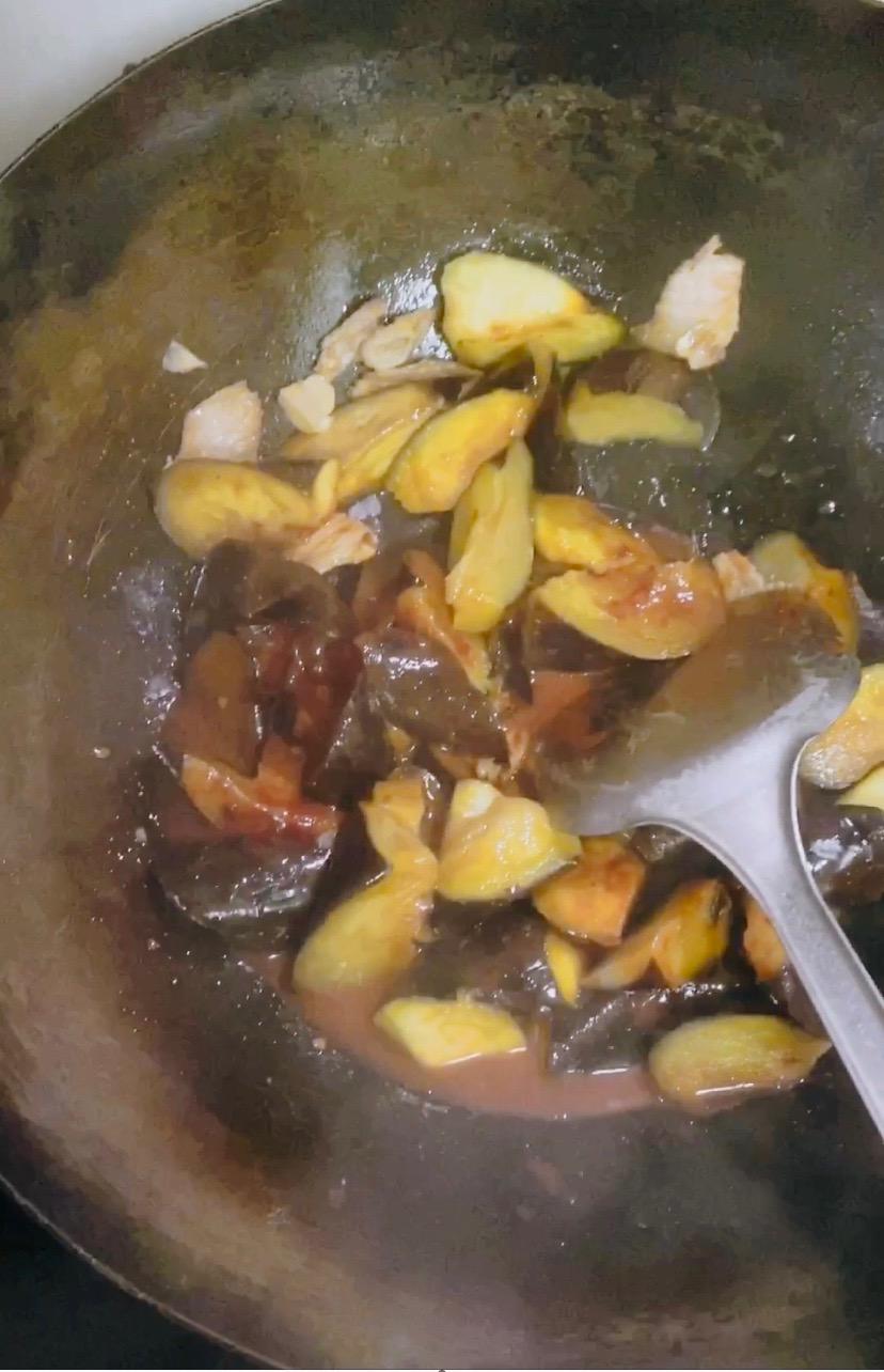 麻辣茄子的做法-麻辣味炒菜譜