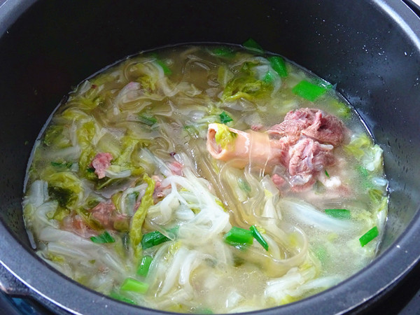 羊骨肉燉白菜的做法-咸鮮味燉菜譜-易網健康養生網 羊骨肉燉白菜的做法-咸鮮味燉菜譜