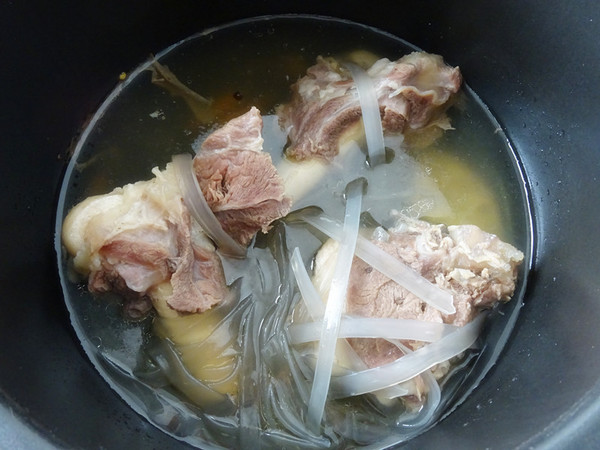 羊骨肉燉白菜的做法-咸鮮味燉菜譜-易網健康養生網 羊骨肉燉白菜的做法-咸鮮味燉菜譜