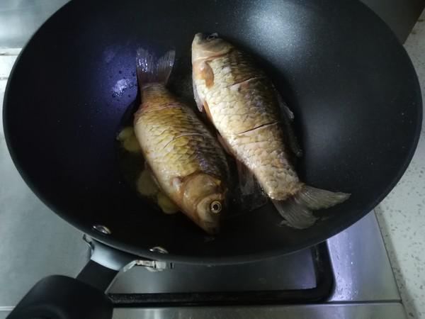 白蘿卜鯽魚湯的做法-咸鮮味燉菜譜-易網(wǎng)健康養(yǎng)生網(wǎng) 白蘿卜鯽魚湯的做法-咸鮮味燉菜譜