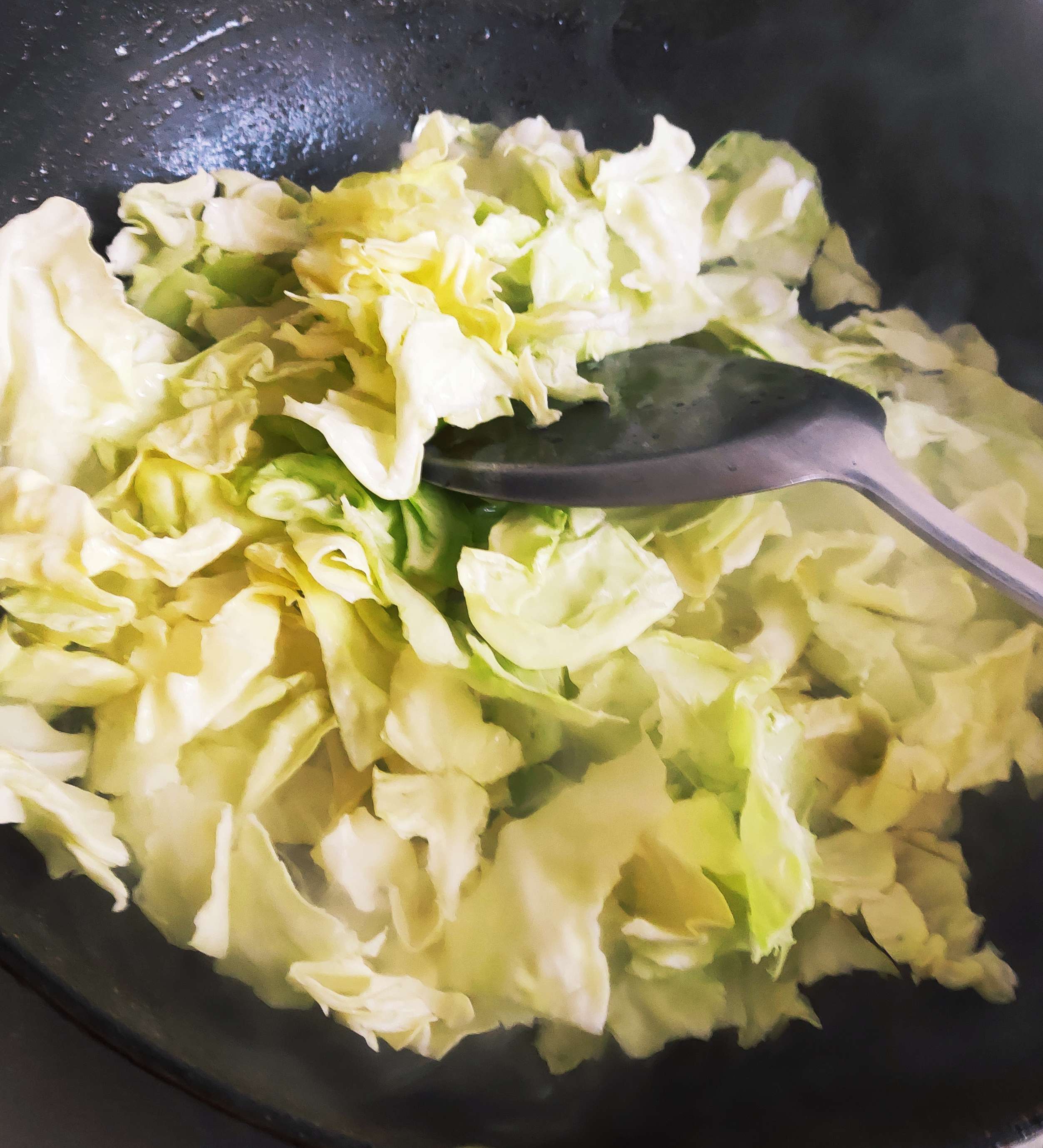 最好的下飯神菜~~~手撕包菜的做法-家常味炒菜譜-易網(wǎng)健康養(yǎng)生網(wǎng) 最好的下飯神菜~~~手撕包菜的做法-家常味炒菜譜