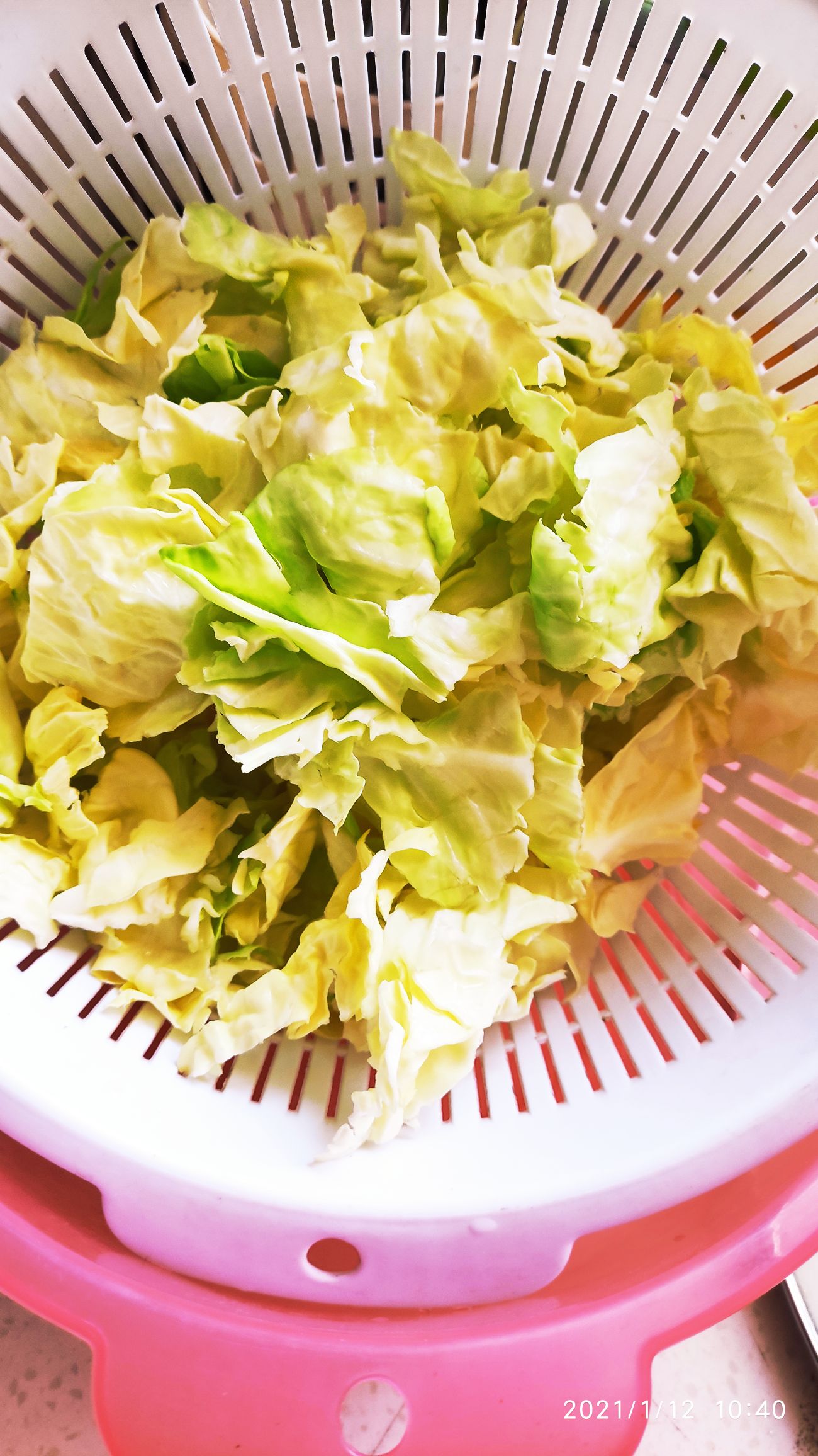 最好的下飯神菜~~~手撕包菜的做法-家常味炒菜譜-易網(wǎng)<a href=http://www.xllyou.com/ target=_blank class=infotextkey>健康養(yǎng)生</a>網(wǎng) 最好的下飯神菜~~~手撕包菜的做法-家常味炒菜譜