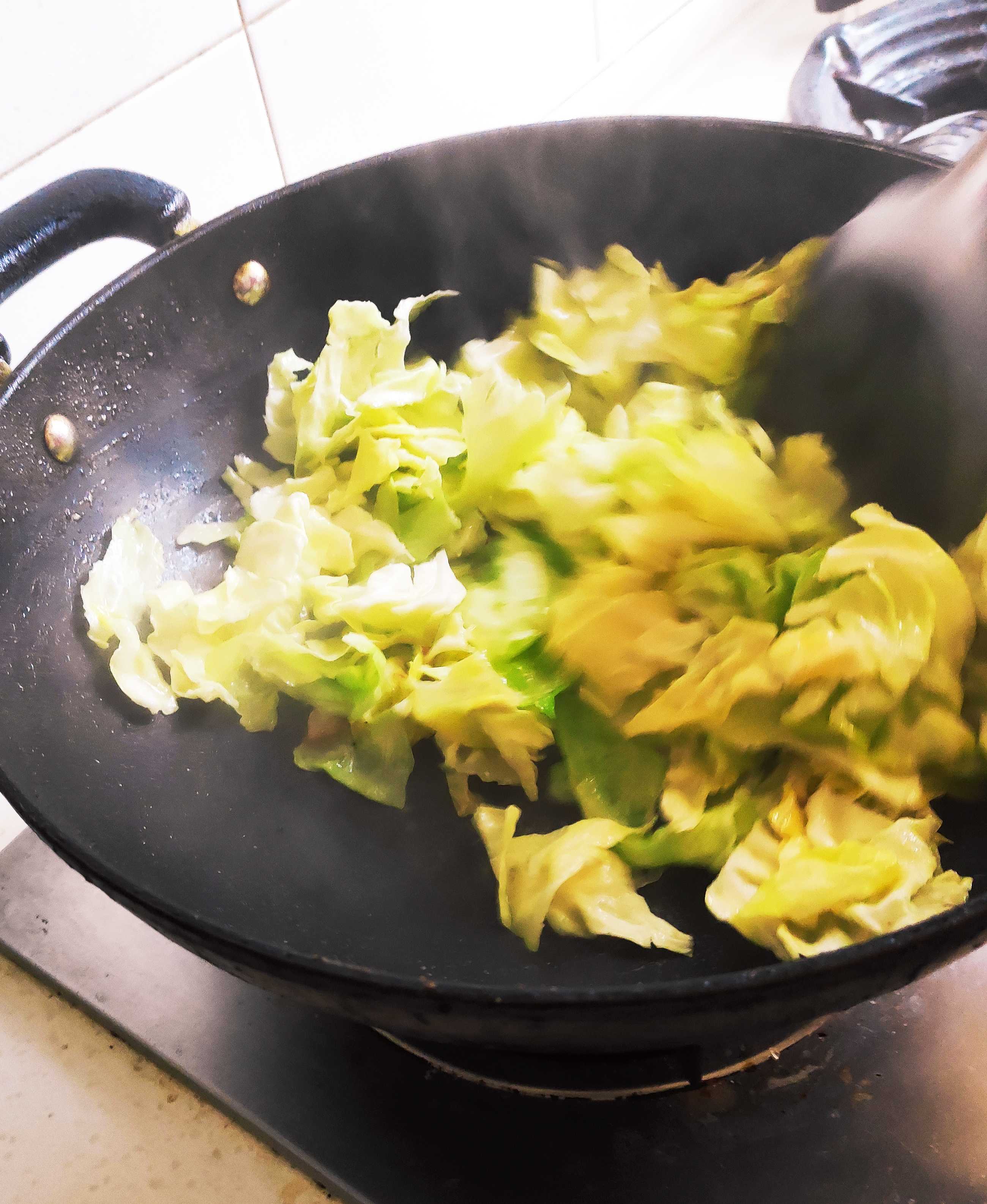 最好的下飯神菜~~~手撕包菜的做法-家常味炒菜譜-易網(wǎng)健康養(yǎng)生網(wǎng) 最好的下飯神菜~~~手撕包菜的做法-家常味炒菜譜