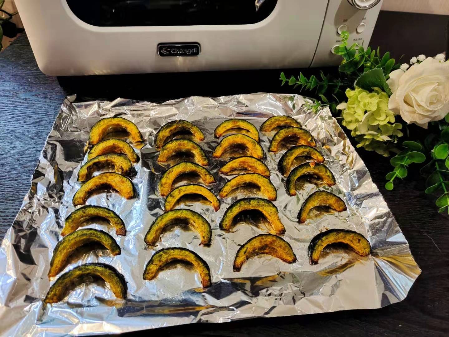 黑胡椒風味烤貝貝南瓜的做法-家常味烤菜譜-易網(wǎng)健康養(yǎng)生網(wǎng) 黑胡椒風味烤貝貝南瓜的做法-家常味烤菜譜