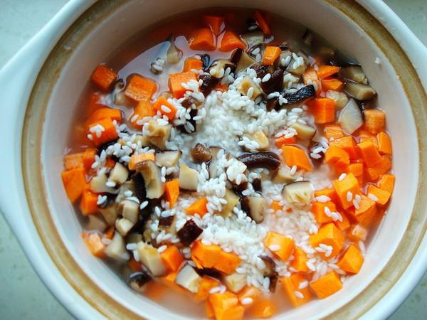 臘肉煲仔飯的做法-家常味燜菜譜-易網健康養生網 臘肉煲仔飯的做法-家常味燜菜譜