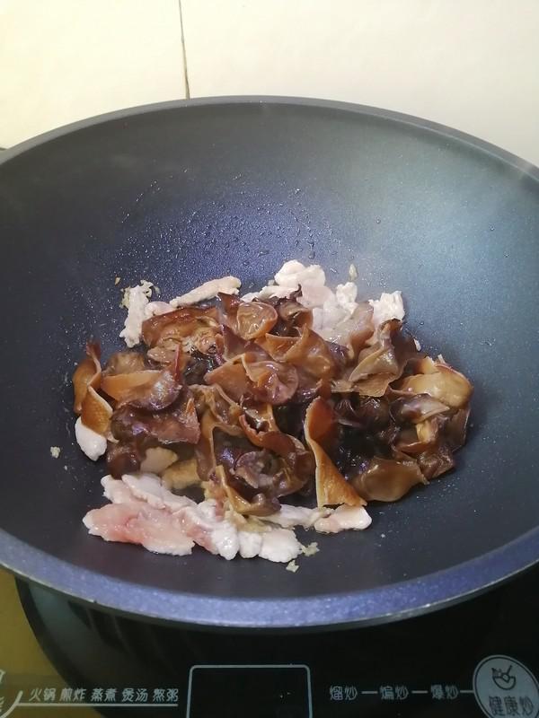 簡簡單單也不失美味~~木耳炒肉絲的做法-家常味炒菜譜