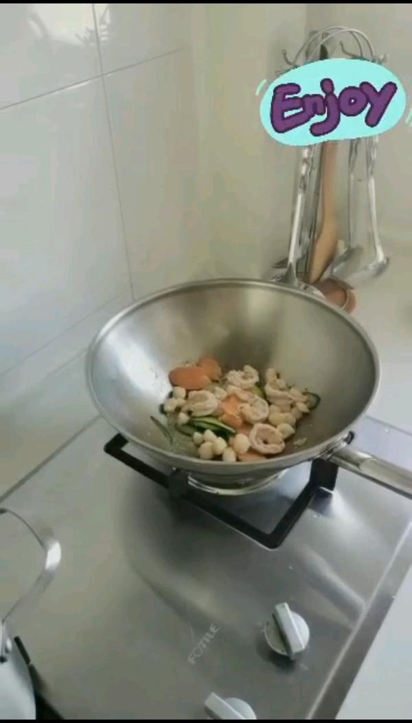 大連名小吃——三鮮燜子的做法-家常味炒菜譜-易網(wǎng)健康養(yǎng)生網(wǎng) 大連名小吃——三鮮燜子的做法-家常味炒菜譜