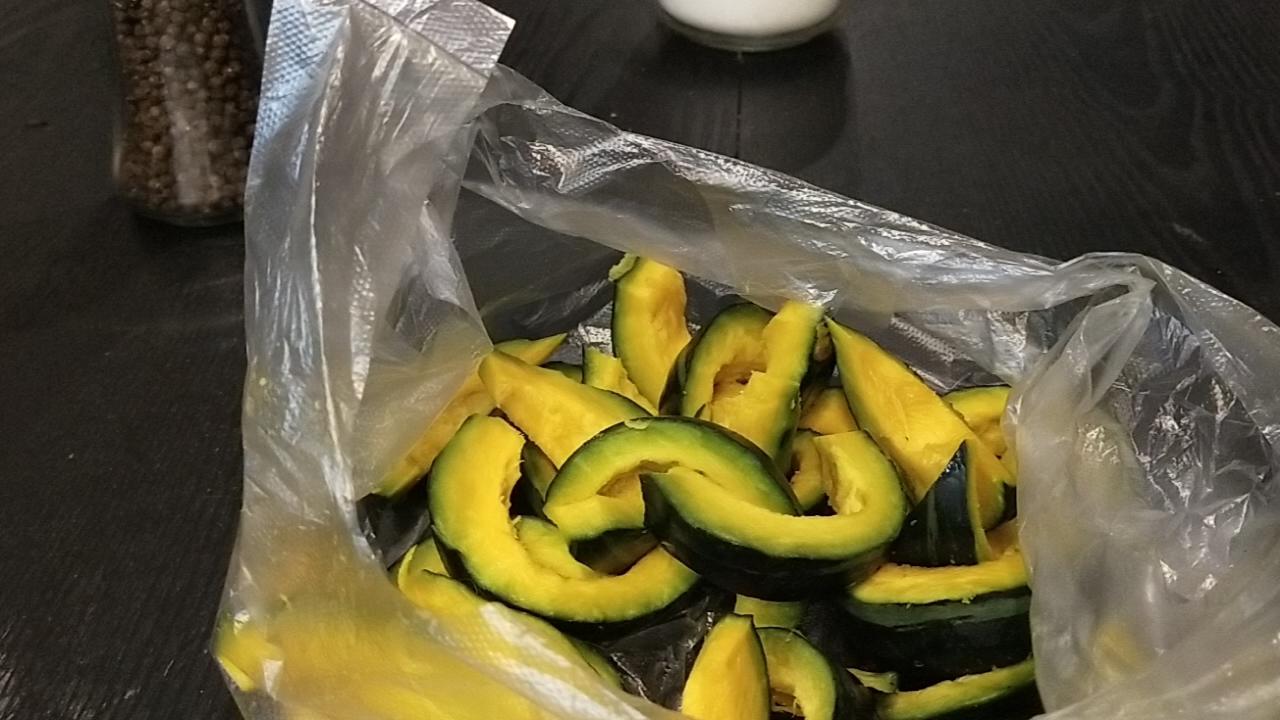 黑胡椒風味烤貝貝南瓜的做法-家常味烤菜譜-易網(wǎng)健康養(yǎng)生網(wǎng) 黑胡椒風味烤貝貝南瓜的做法-家常味烤菜譜