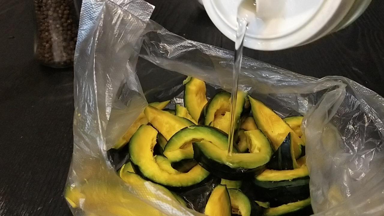 黑胡椒風味烤貝貝南瓜的做法-家常味烤菜譜-易網(wǎng)健康養(yǎng)生網(wǎng) 黑胡椒風味烤貝貝南瓜的做法-家常味烤菜譜