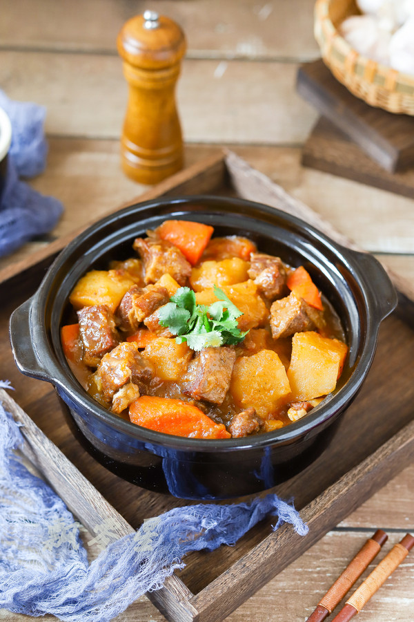 啤酒燉牛腩的做法-家常味燉菜譜-易網健康養生網 啤酒燉牛腩的做法-家常味燉菜譜