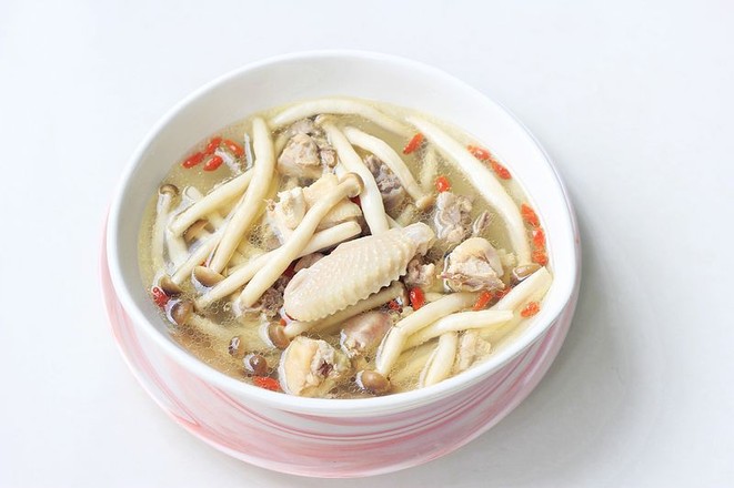 蟹味菇燉雞的做法-家常味燉菜譜-易網(wǎng)健康養(yǎng)生網(wǎng) 蟹味菇燉雞的做法-家常味燉菜譜