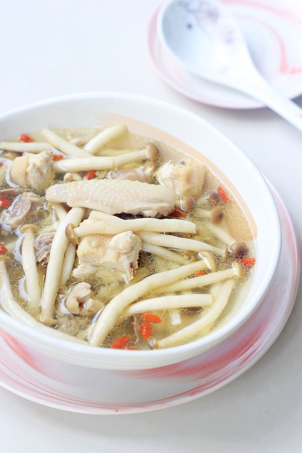 蟹味菇燉雞的做法-家常味燉菜譜-易網(wǎng)健康養(yǎng)生網(wǎng) 蟹味菇燉雞的做法-家常味燉菜譜