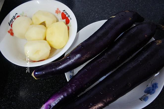 土豆燉茄子的做法-醬香味燉菜譜-易網(wǎng)<a href=http://www.xllyou.com/ target=_blank class=infotextkey>健康養(yǎng)生</a>網(wǎng) 土豆燉茄子的做法-醬香味燉菜譜