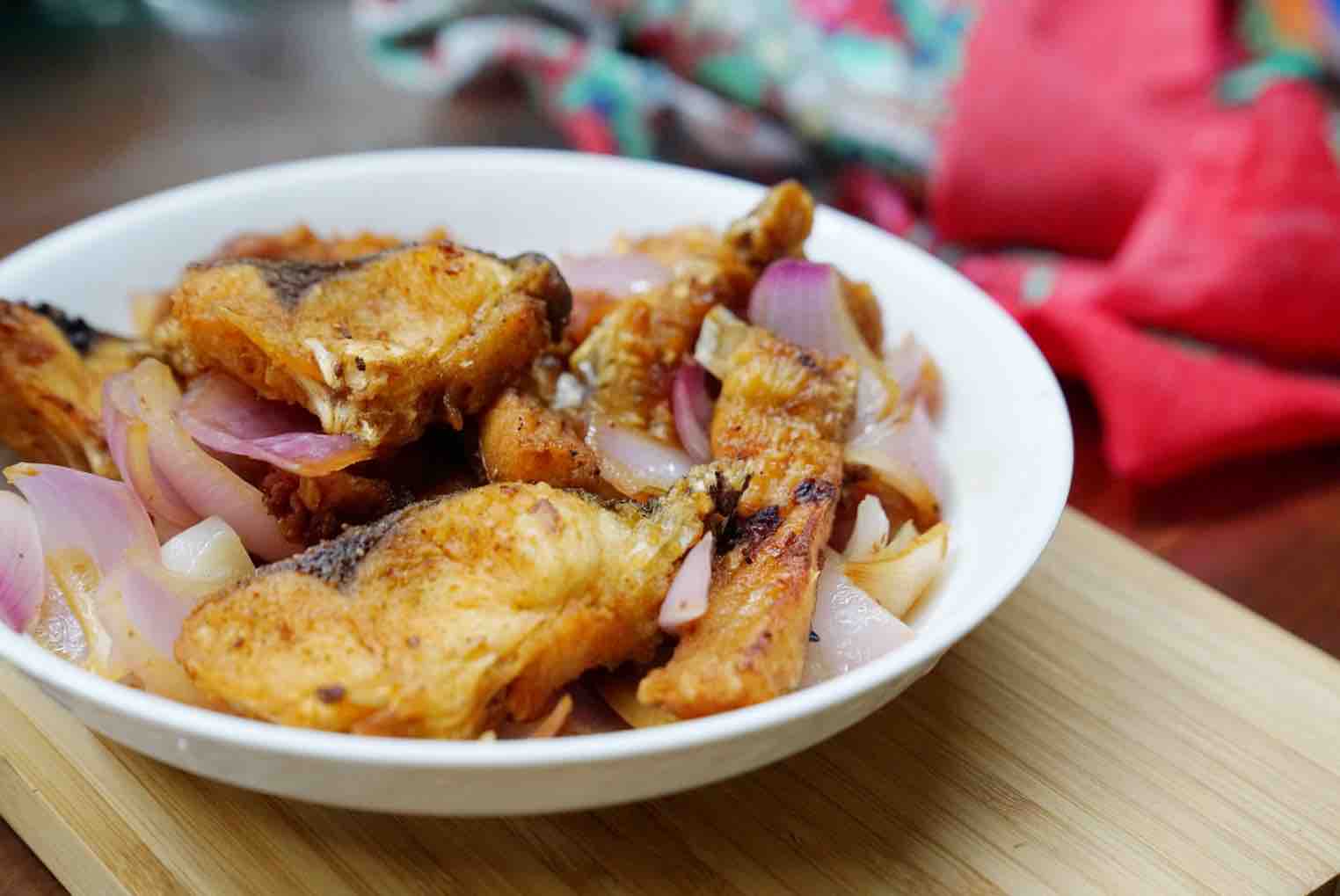 冰箱里的凍魚怎么做好吃呢?今天就來一份香焗凍魚,吃出鮮魚的感覺。的做法-咸鮮味焗菜譜-易網健康養生網 冰箱里的凍魚怎么做好吃呢?今天就來一份香焗凍魚,吃出鮮魚的感覺。的做法-咸鮮味焗菜譜